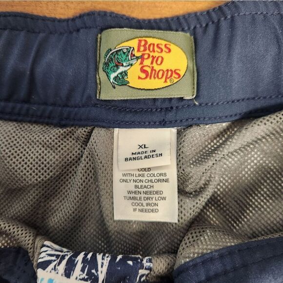 NWT Bass Pro Shops XL blue and palm leaf swim trunks. - Picture 3 of 7